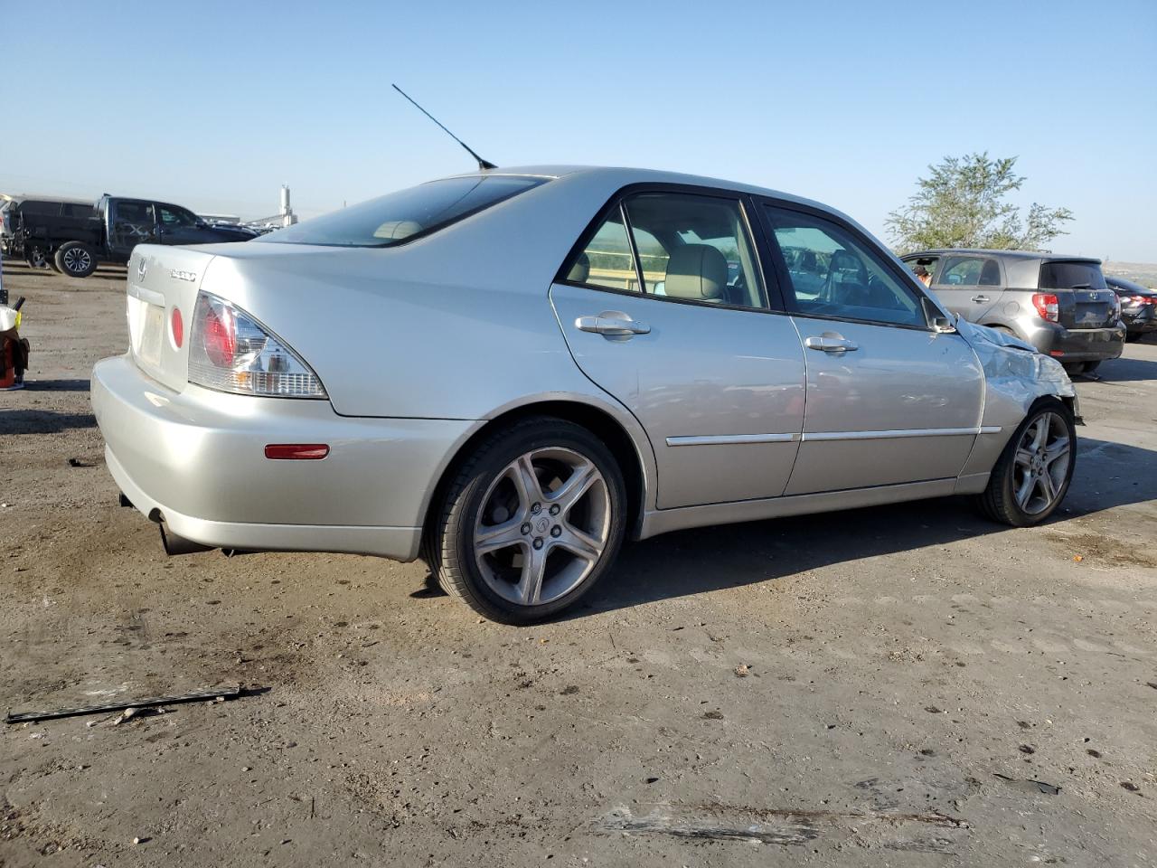 Lot #2845967416 2002 LEXUS IS 300