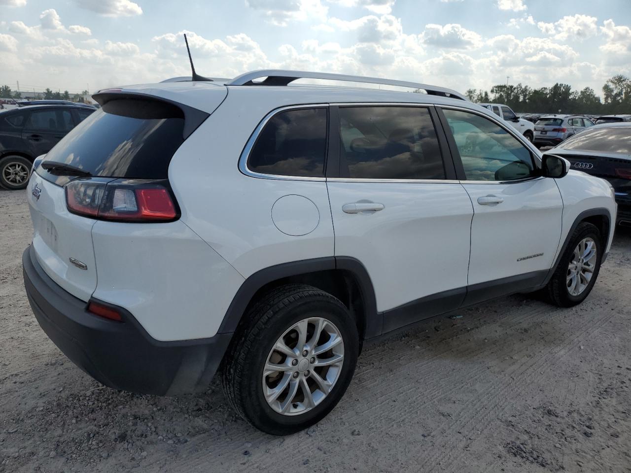 2019 Jeep CHEROKEE L, LATITUDE