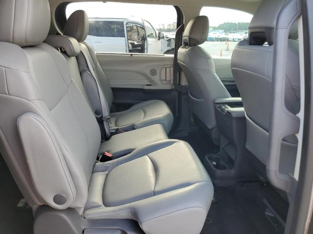2021 TOYOTA SIENNA XLE - 5TDYRKEC1MS028108