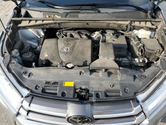 VIN 5TDBZRFH4JS855153 2018 Toyota Highlander, LE no.12