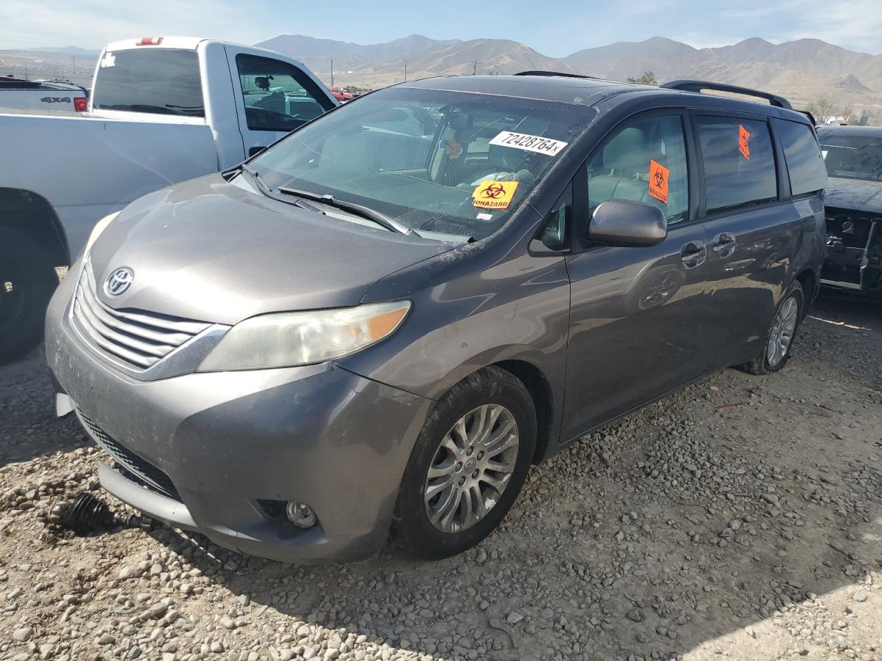 TOYOTA SIENNA XLE