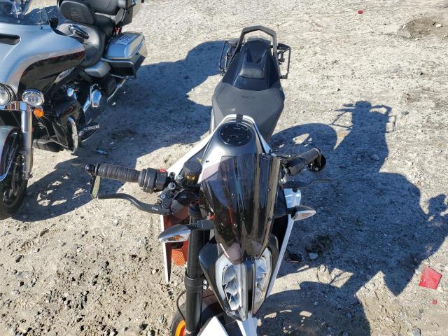 2021 KTM 890 DUKE R - VBKTU9405MM806171