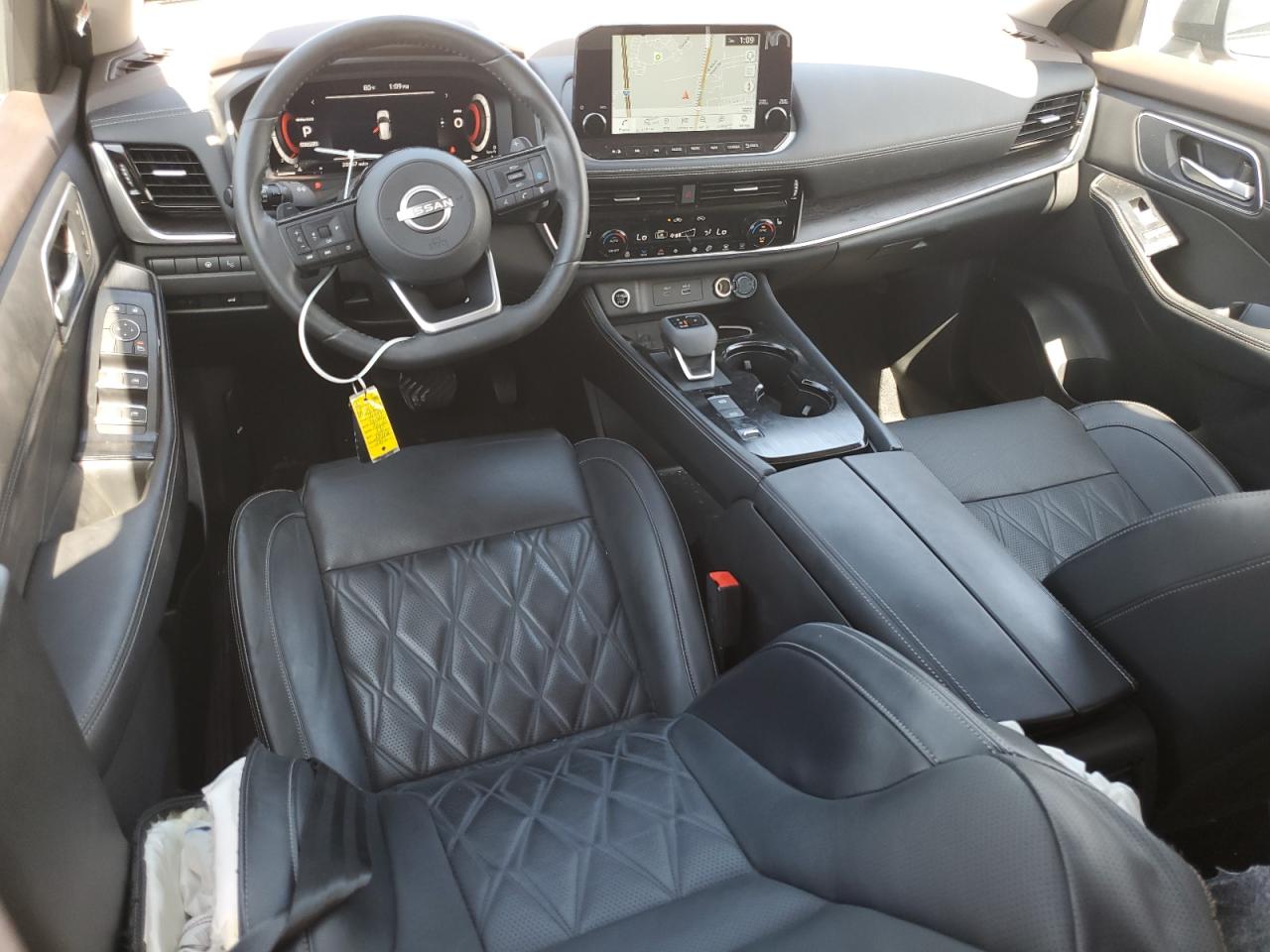 NISSAN ROGUE PLATINUM