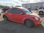 VOLKSWAGEN NEW BEETLE photo