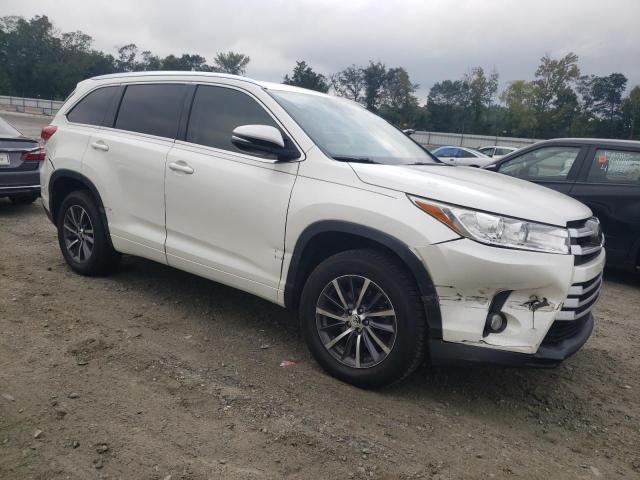 VIN 5TDKZRFH9HS519475 2017 Toyota Highlander, SE no.4