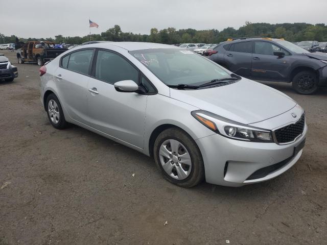 VIN 3KPFK4A71JE213975 2018 KIA Forte, LX no.4