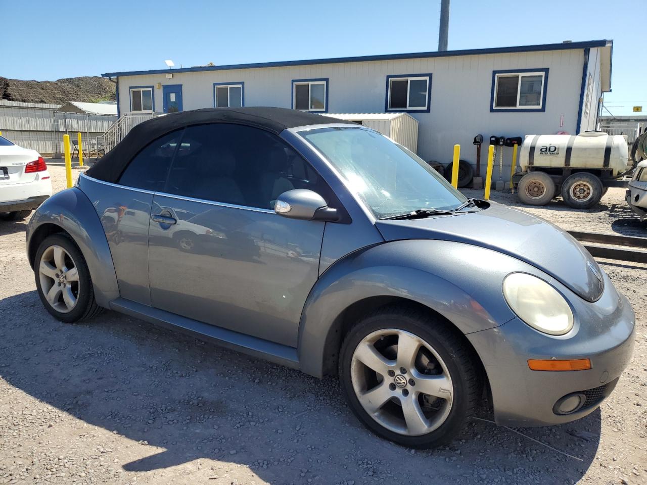 Lot #2903127746 2006 VOLKSWAGEN NEW BEETLE