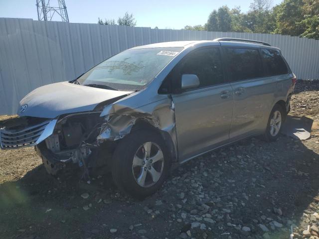 2015 TOYOTA SIENNA LE 5TDKK3DC3FS594677  70391564