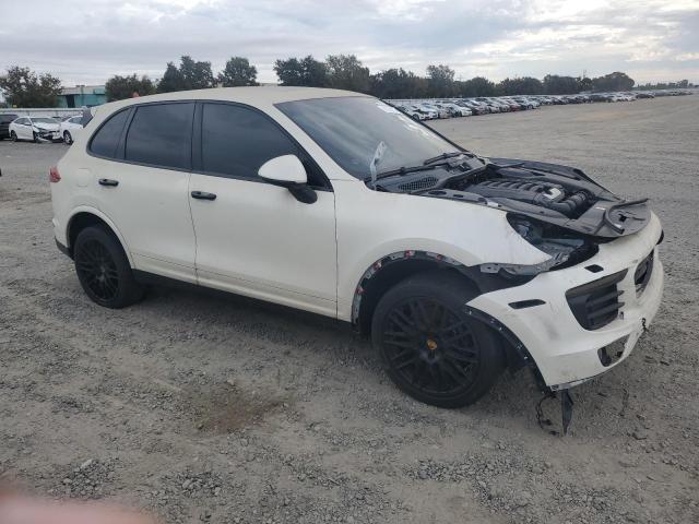 VIN WP1AA2A26HKA80352 2017 PORSCHE CAYENNE no.4