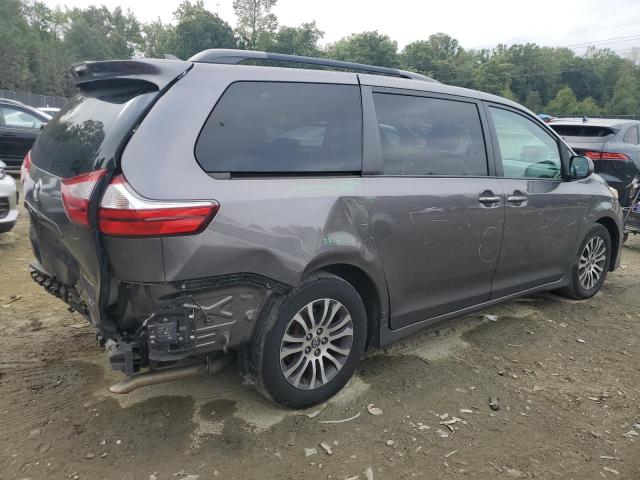 VIN 5TDYZ3DC0JS935094 2018 Toyota Sienna, Xle no.3