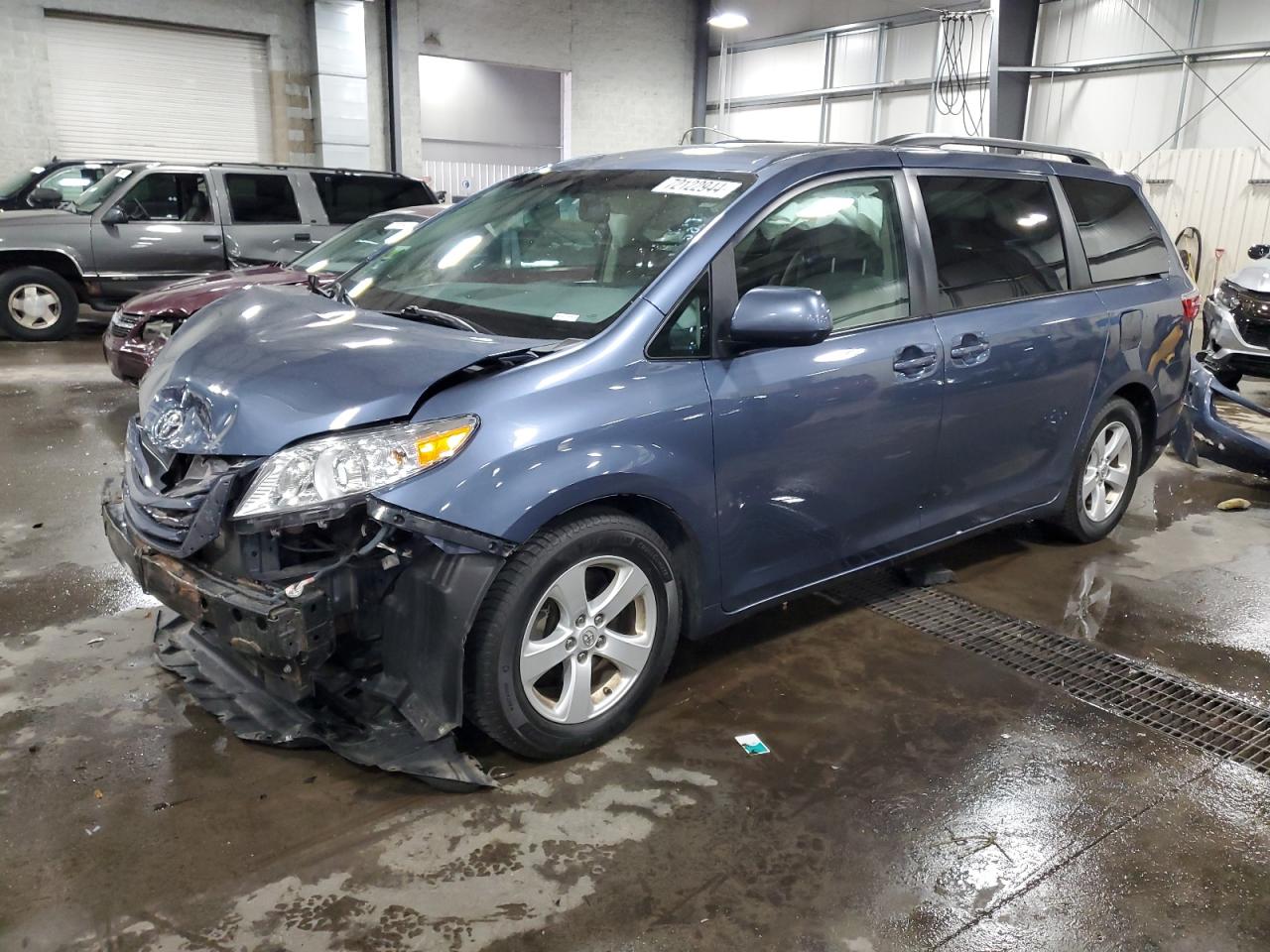 Toyota Sienna 2015 E grade