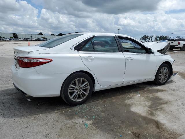 VIN 4T1BF1FK3FU092465 2015 Toyota Camry, LE no.3