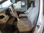 TOYOTA SIENNA LE photo