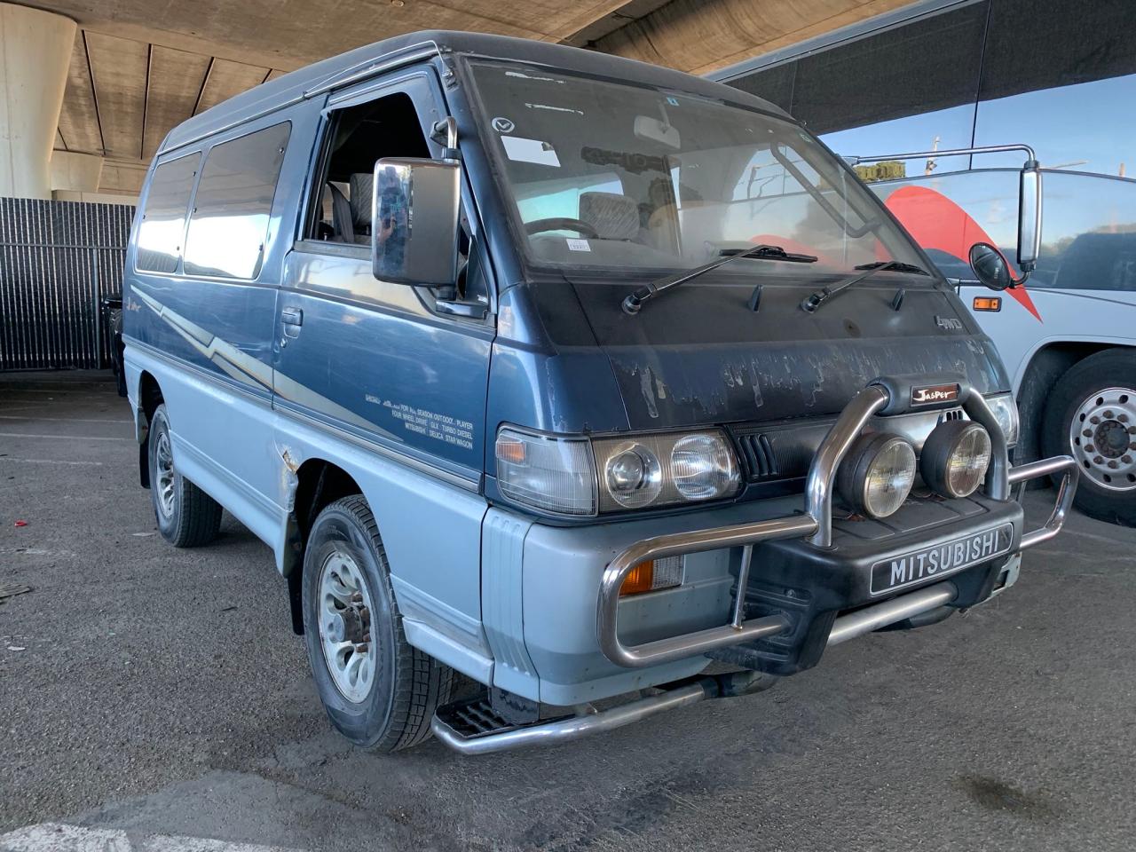 MITSUBISHI DELICA 1993 green   P35W0311796 photo #1