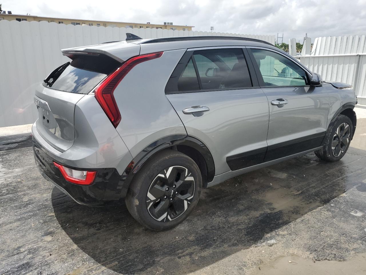 KIA NIRO WIND 2024 silver  electric KNDCR3L12R5086369 photo #4