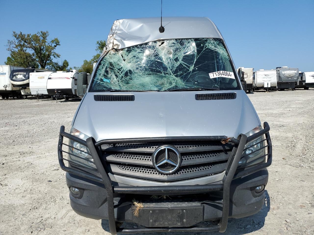 Lot #2955341563 2017 MERCEDES-BENZ SPRINTER 2