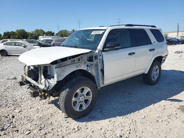 2019 TOYOTA 4RUNNER SR - JTEBU5JR3K5636226