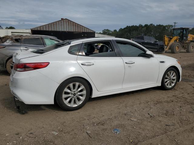 VIN 5XXGU4L3XGG092615 2016 KIA Optima, EX no.3