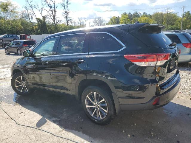 VIN 5TDJZRFH6JS832940 2018 Toyota Highlander, SE no.2