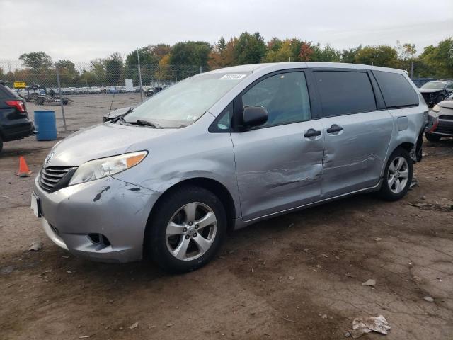 VIN 5TDZK3DC1ES478312 2014 Toyota Sienna no.1