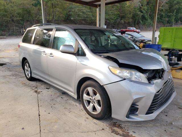 VIN 5TDKZ3DC4JS953829 2018 Toyota Sienna, LE no.4