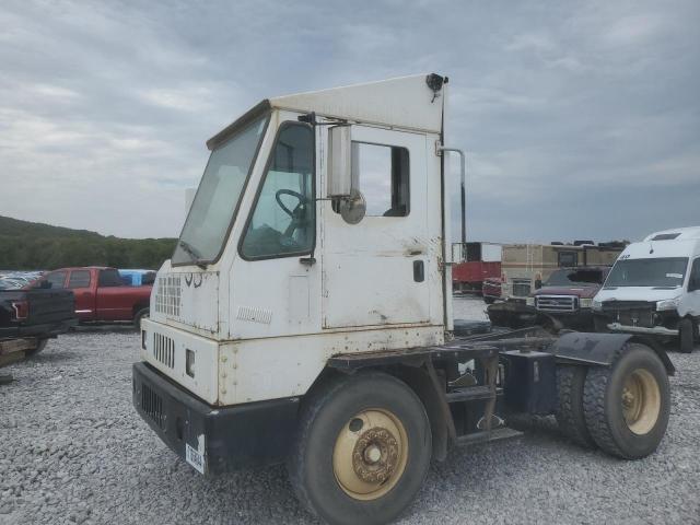 CAPACITY YARD TRUCK 2010 white   325155 photo #3