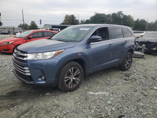 VIN 5TDZZRFH8JS270624 2018 Toyota Highlander, LE no.1