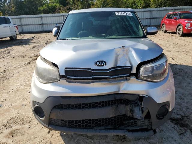 VIN KNDJN2A25J7576175 2018 KIA Soul no.5