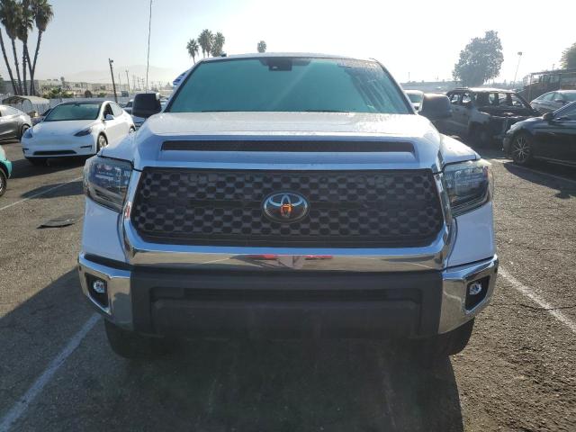 VIN 5TFUY5F19JX773646 2018 Toyota Tundra, Double Ca... no.5