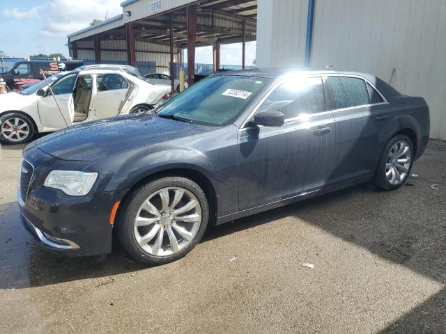 VIN 2C3CCAAG0HH582828 2017 Chrysler 300, Limited no.1