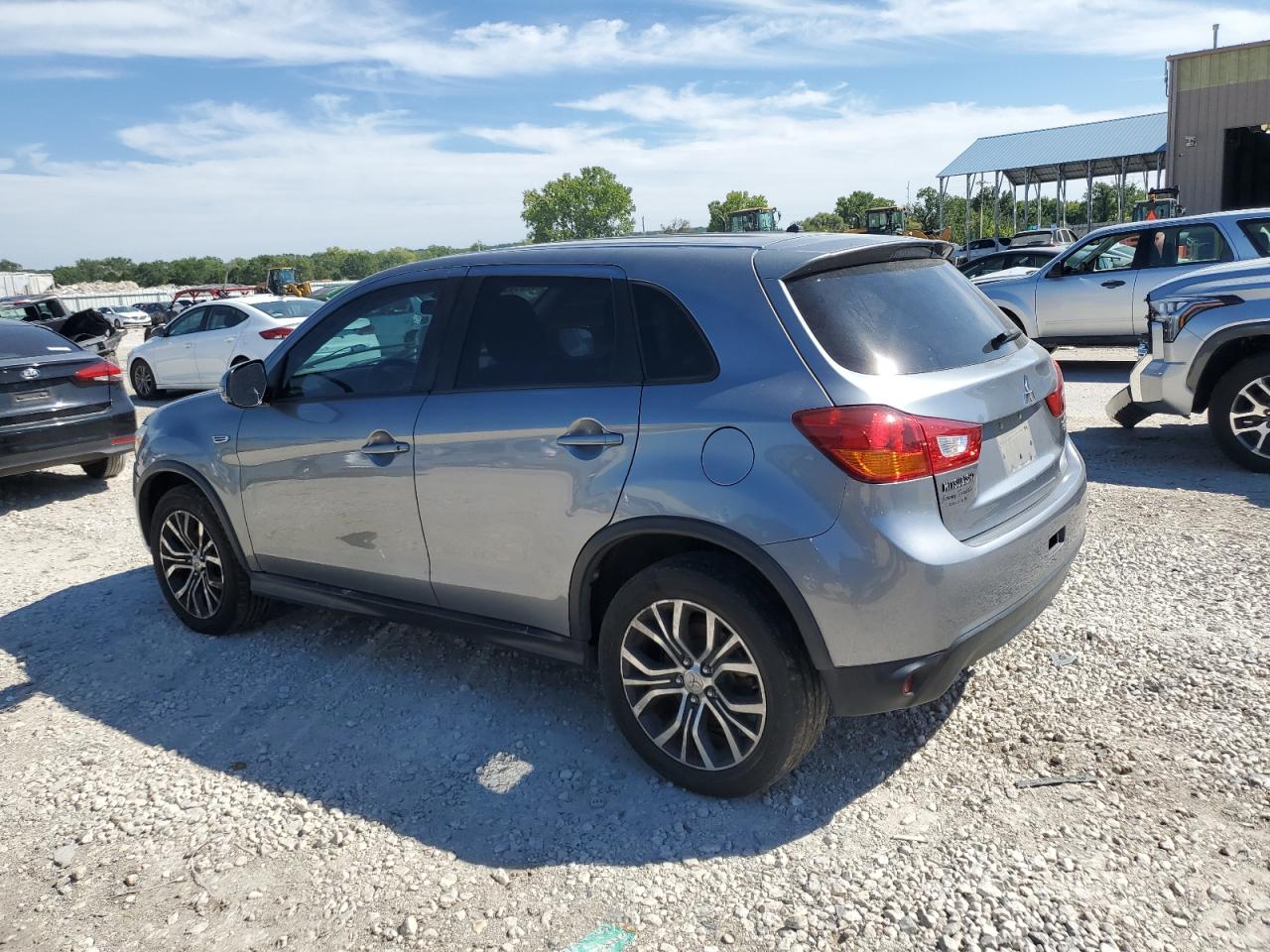 Lot #2897247329 2016 MITSUBISHI OUTLANDER