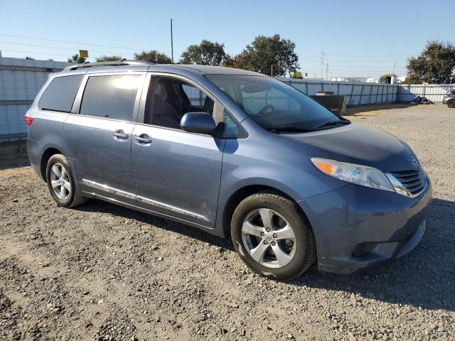 VIN 5TDKK3DCXGS763224 2016 Toyota Sienna, LE no.4