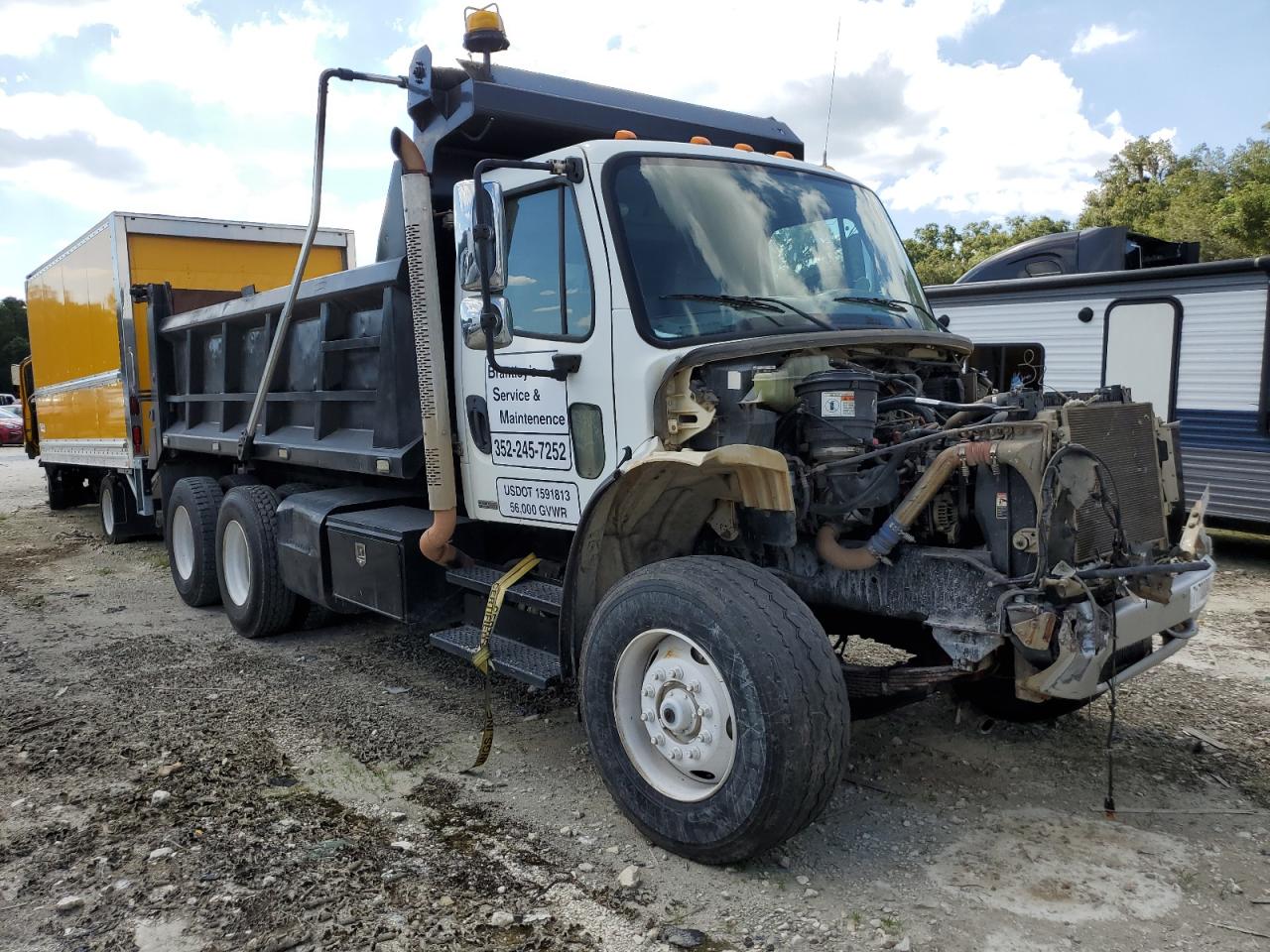 Freightliner M2 2010 106 Medium Duty