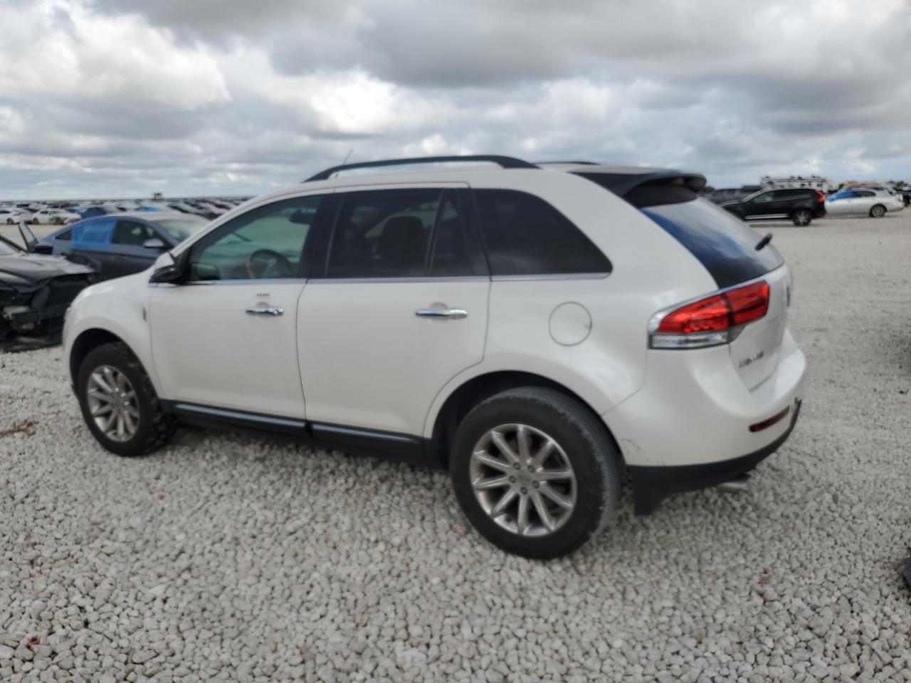 Lot #2931365851 2015 LINCOLN MKX