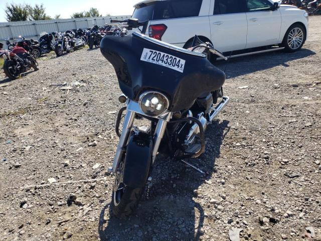 2011 HARLEY-DAVIDSON FLHX - 1HD1KB412BB651617