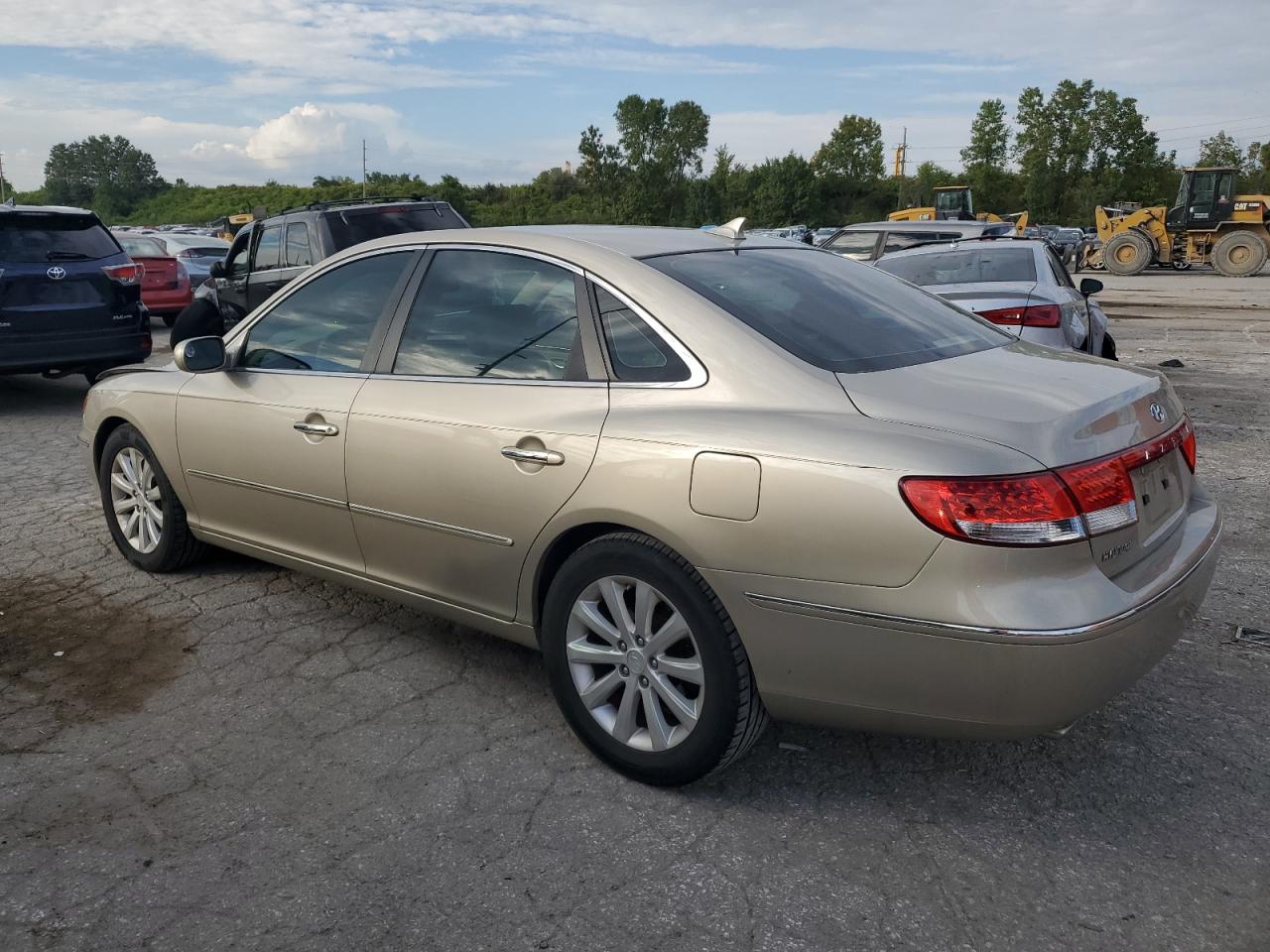 HYUNDAI AZERA GLS 2009 beige  gas KMHFC46D09A360665 photo #3