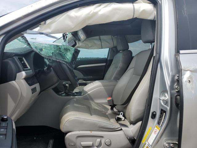 VIN 5TDKZRFHXJS529650 2018 Toyota Highlander, SE no.7