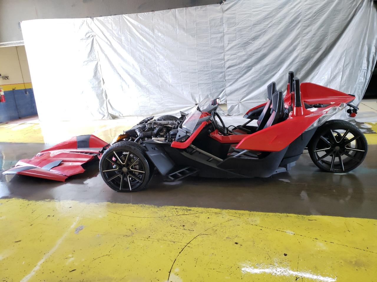 POLARIS SLINGSHOT 2015 red racer gas 57XAAPFA4F5105637 photo #4