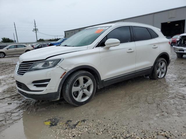 VIN 5LMCJ1C99GUJ15525 2016 Lincoln MKC, Premiere no.1