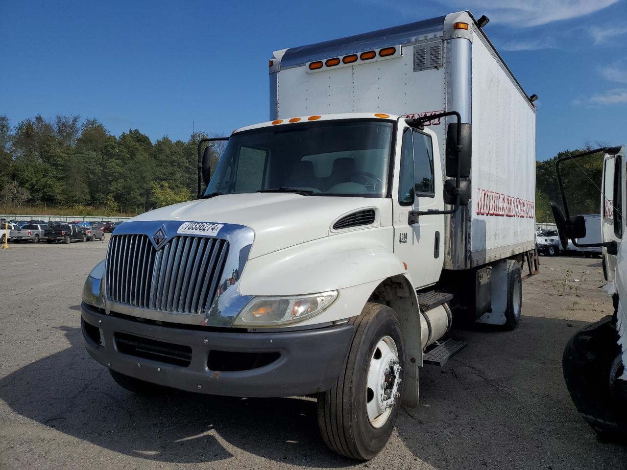 Lot #2855035927 2008 INTERNATIONAL 4000 4300