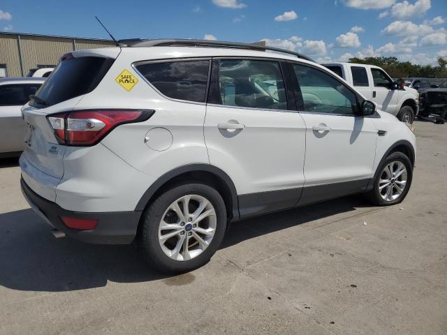 VIN 1FMCU0GD7JUB29031 2018 Ford Escape, SE no.3