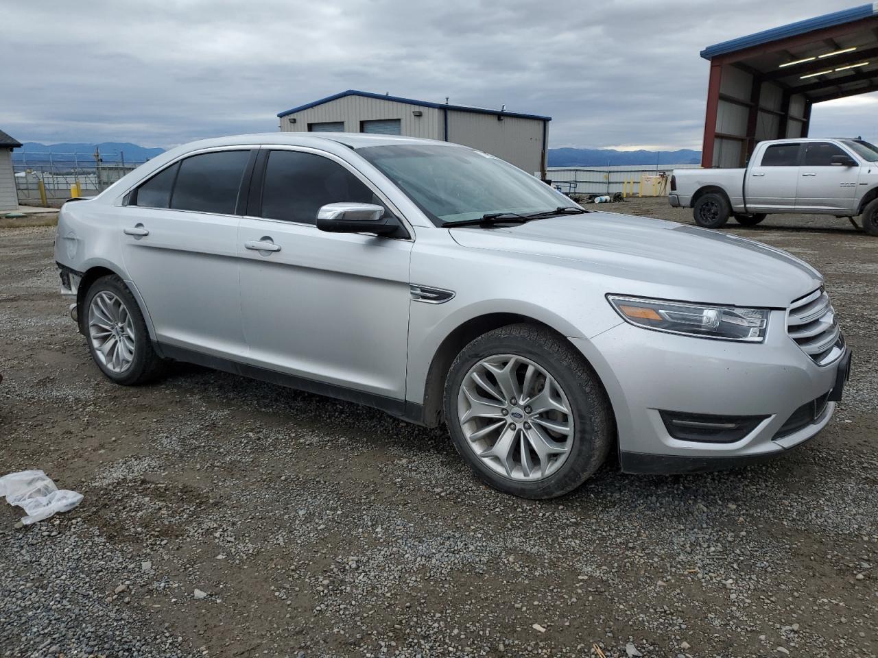 Lot #2828628096 2015 FORD TAURUS LIM