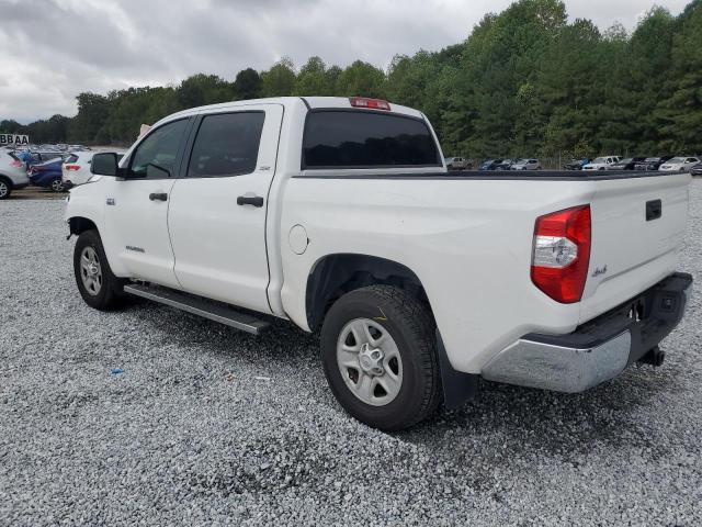 VIN 5TFDW5F19JX701075 2018 Toyota Tundra, Crewmax Sr5 no.2