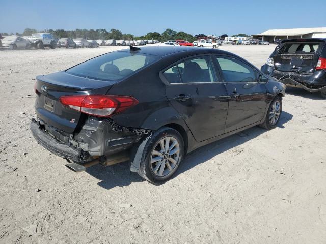 VIN 3KPFL4A71HE027327 2017 KIA Forte, LX no.3