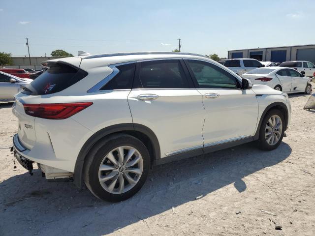 VIN 3PCAJ5M14KF115237 2019 Infiniti QX50, Essential no.3