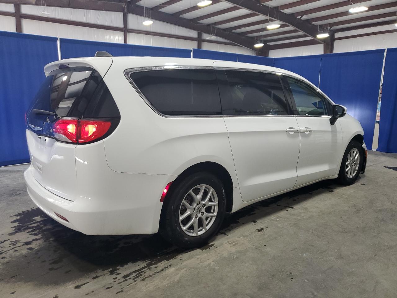 Lot #2860321013 2023 CHRYSLER VOYAGER LX