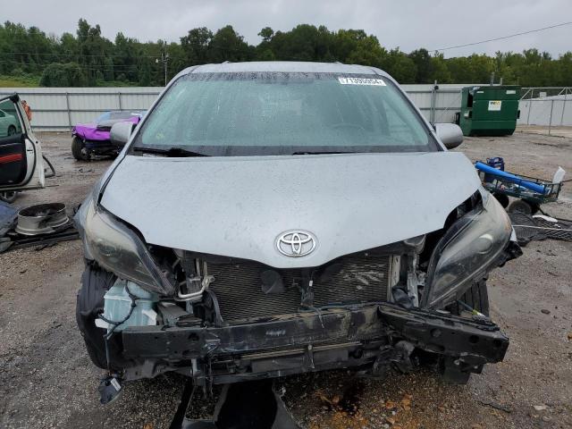 VIN 5TDXK3DC7GS706288 2016 Toyota Sienna, SE no.5