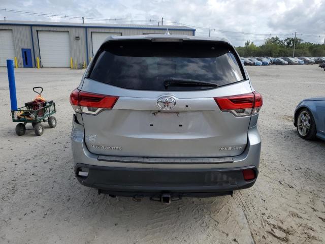 VIN 5TDJZRFH1HS432052 2017 Toyota Highlander, SE no.6