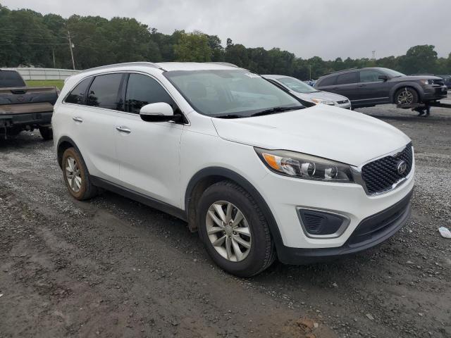 VIN 5XYPG4A33HG240546 2017 KIA Sorento, LX no.4