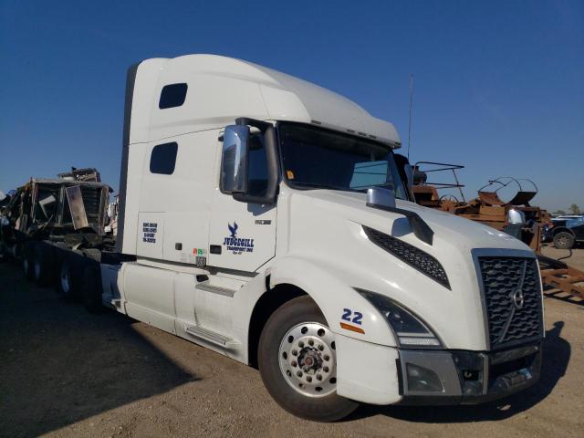 2020 VOLVO VN VNL #3023754867